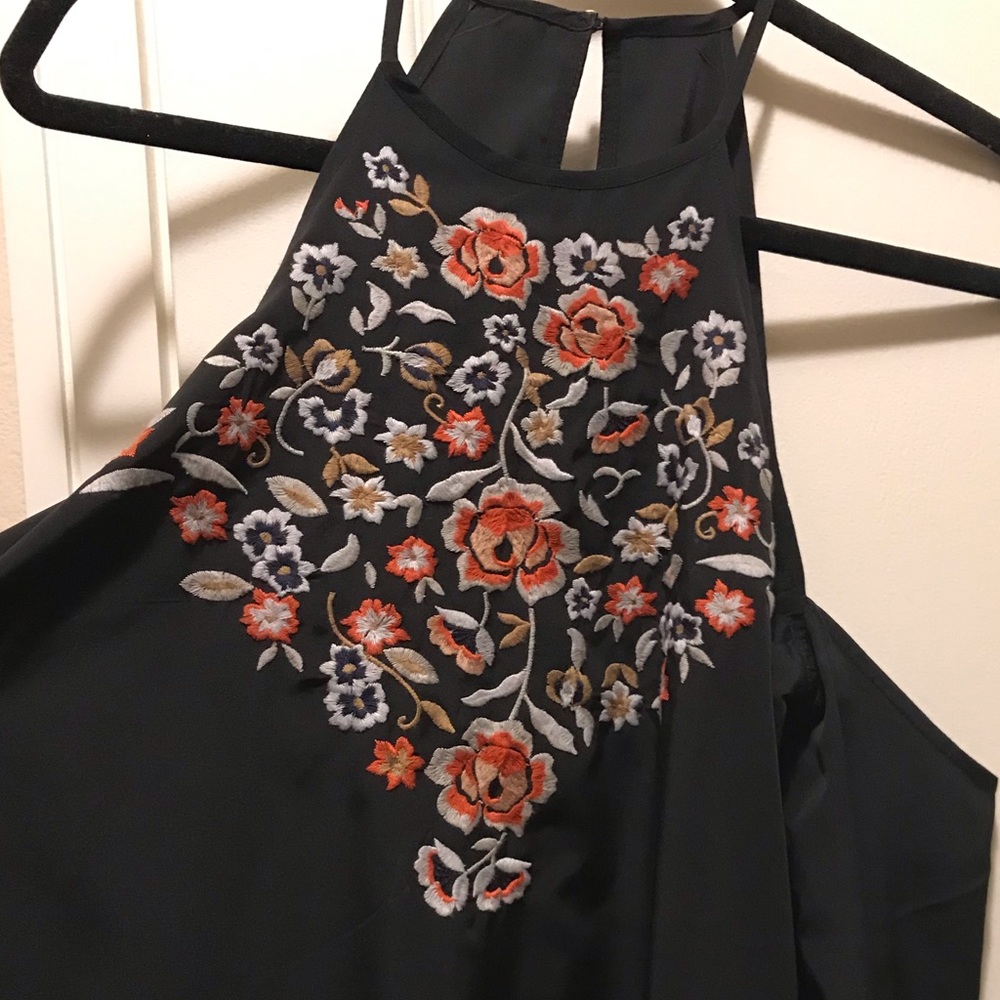 Embroidered cold shoulder